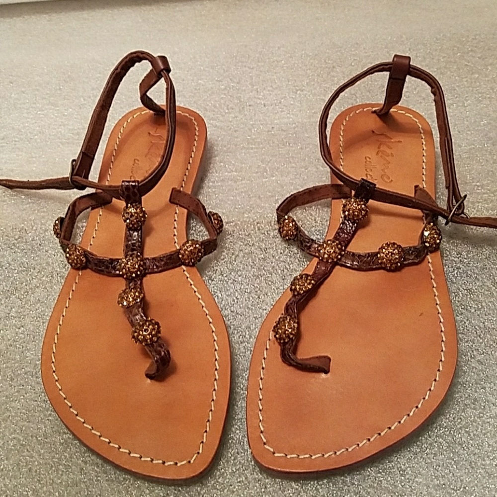 Thung sandles